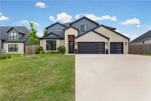 6414 S 59th Street, Rogers, AR 72758