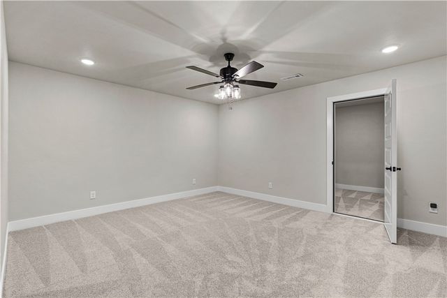 6414 S 59th Street, Rogers, AR 72758