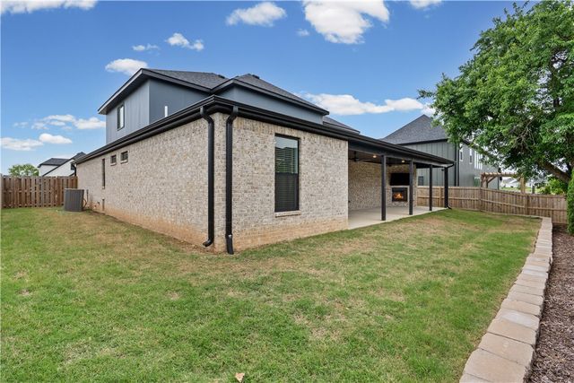6414 S 59th Street, Rogers, AR 72758