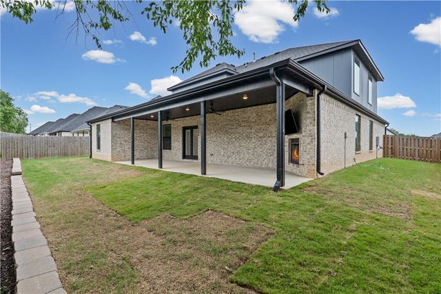 6414 S 59th Street, Rogers, AR 72758