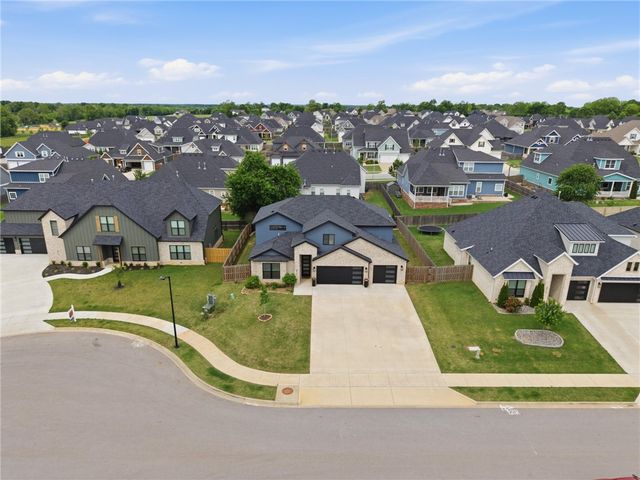 6414 S 59th Street, Rogers, AR 72758