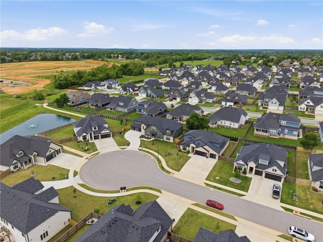6414 S 59th Street, Rogers, AR 72758