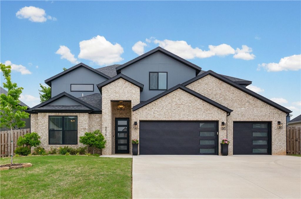 6414 S 59th Street, Rogers, AR 72758