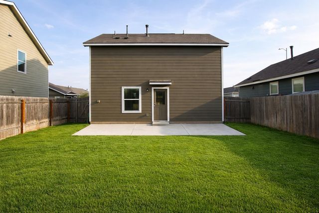 130 Soapstone PASS, Maxwell, TX 78656