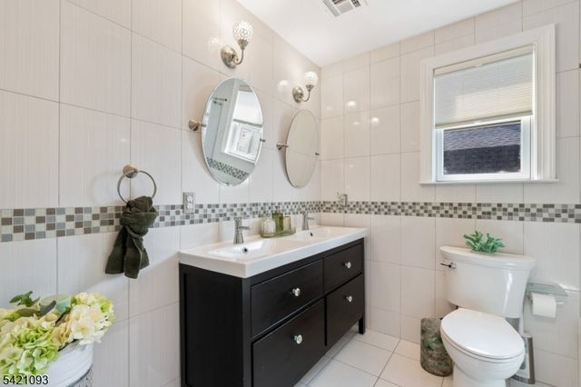 88 E 18Th St, Paterson City, NJ 07524