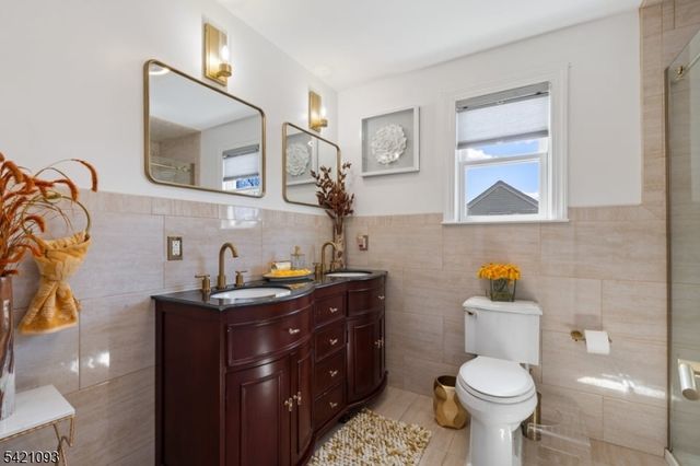 88 E 18Th St, Paterson City, NJ 07524