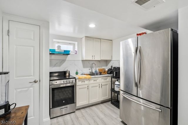 88 E 18Th St, Paterson City, NJ 07524