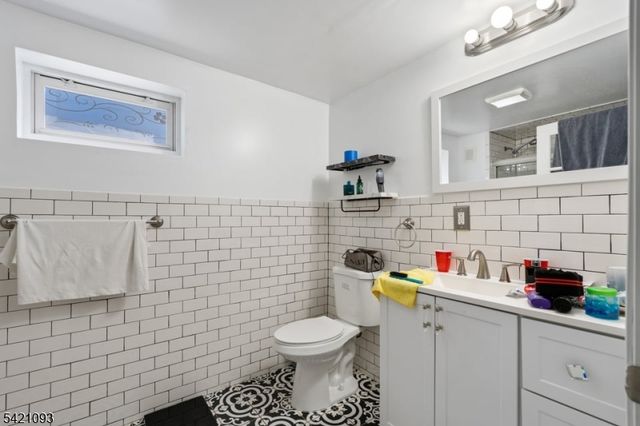 88 E 18Th St, Paterson City, NJ 07524