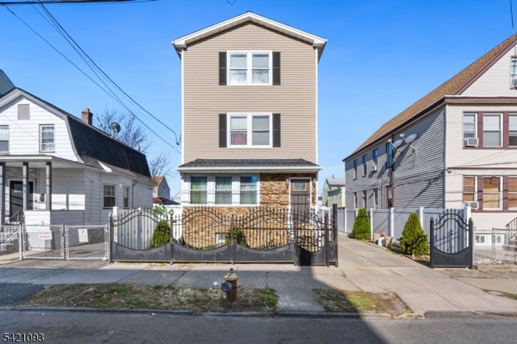 88 E 18Th St, Paterson City, NJ 07524