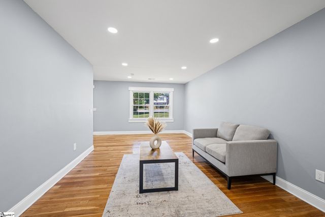 10 Willowtree Court, Simpsonville, SC 29680