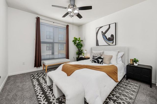 1150 J St 614, San Diego, CA 92101