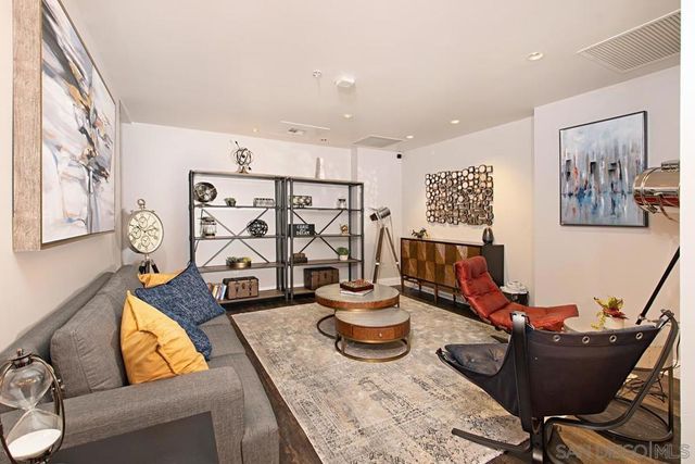 1150 J St 614, San Diego, CA 92101