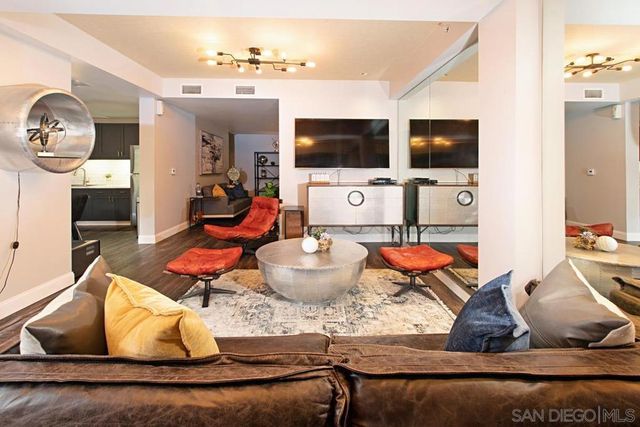 1150 J St 614, San Diego, CA 92101