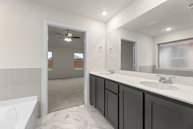 1903 Seminole Drive, Cleburne, TX 76033