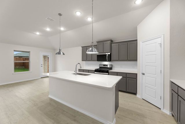 1903 Seminole Drive, Cleburne, TX 76033