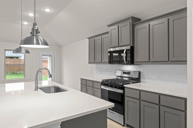 1903 Seminole Drive, Cleburne, TX 76033