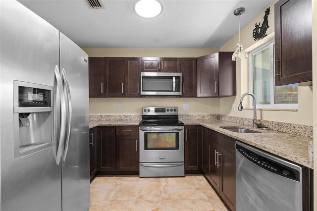 1712 NE 25th Street, Wilton Manors, FL 33305