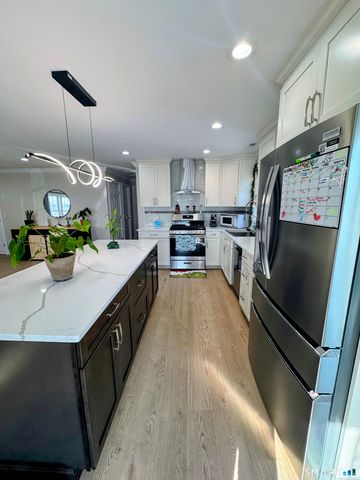 3 Vine Street, Naugatuck, CT 06770