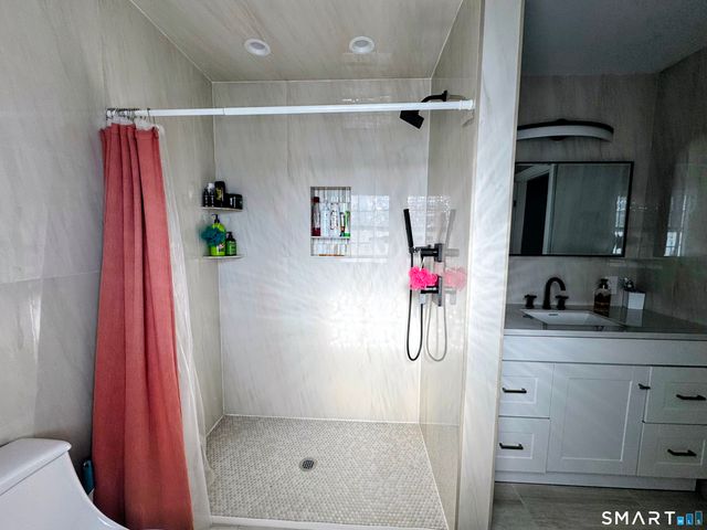 3 Vine Street, Naugatuck, CT 06770