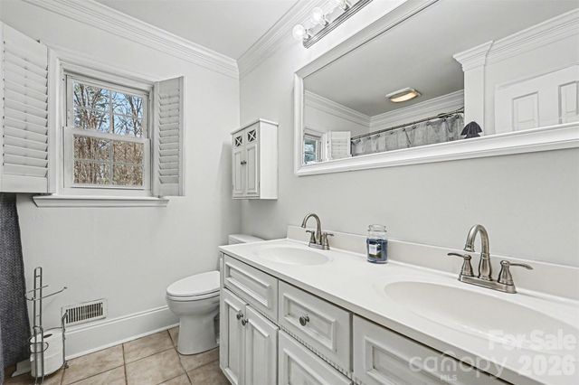 100 Dovershire Road, Charlotte, NC 28270