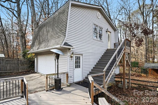 100 Dovershire Road, Charlotte, NC 28270