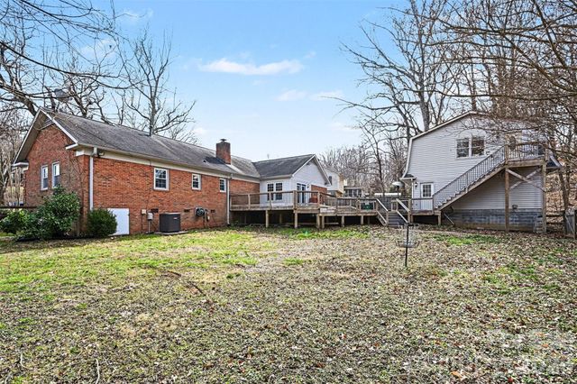 100 Dovershire Road, Charlotte, NC 28270