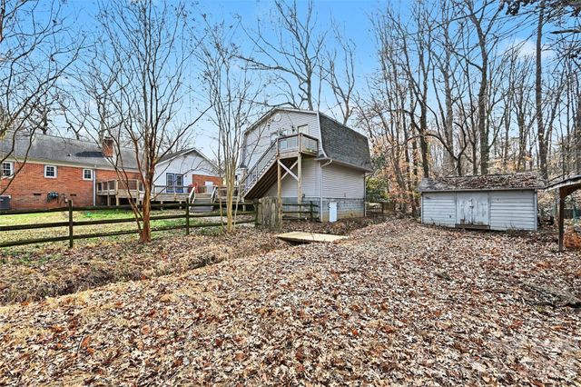 100 Dovershire Road, Charlotte, NC 28270