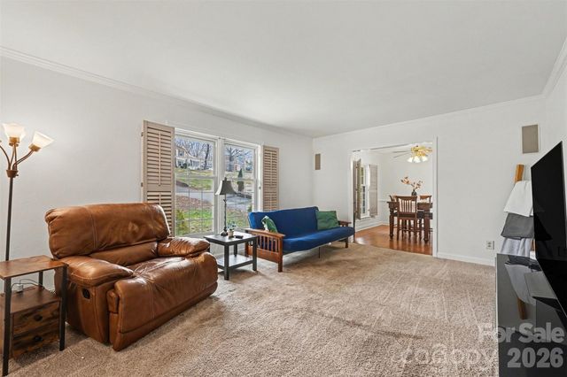 100 Dovershire Road, Charlotte, NC 28270