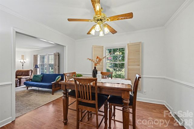 100 Dovershire Road, Charlotte, NC 28270