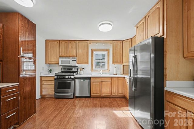 100 Dovershire Road, Charlotte, NC 28270