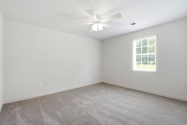 995 FEATHERS CHAPEL DR, Somerville, TN 38068