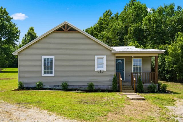 995 FEATHERS CHAPEL DR, Somerville, TN 38068