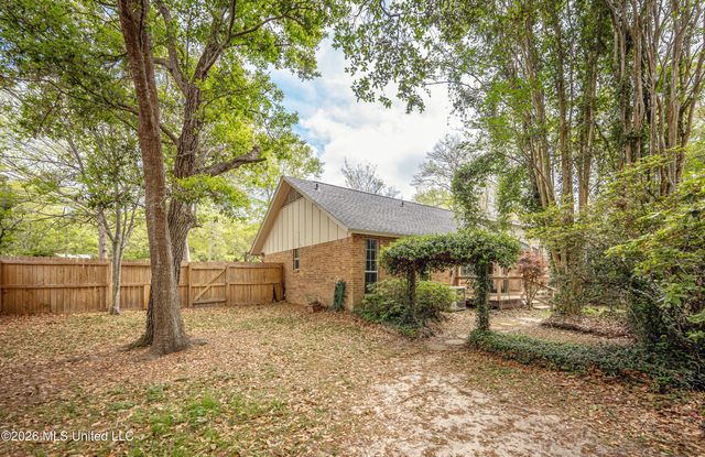 3506 King George Street, Ocean Springs, MS 39564
