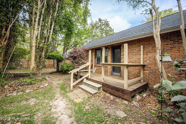 3506 King George Street, Ocean Springs, MS 39564