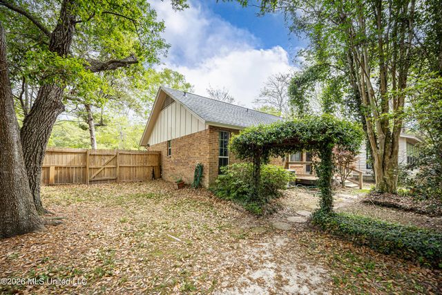 3506 King George Street, Ocean Springs, MS 39564