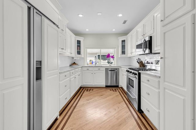 2142 Golfview Drive, Charleston, SC 29412