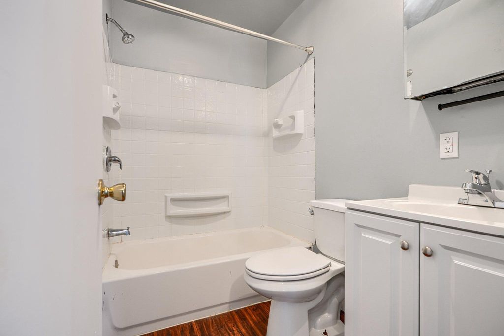Image 13 of property listing at 4317 LEOLA AVE, Halethorpe, MD 21227