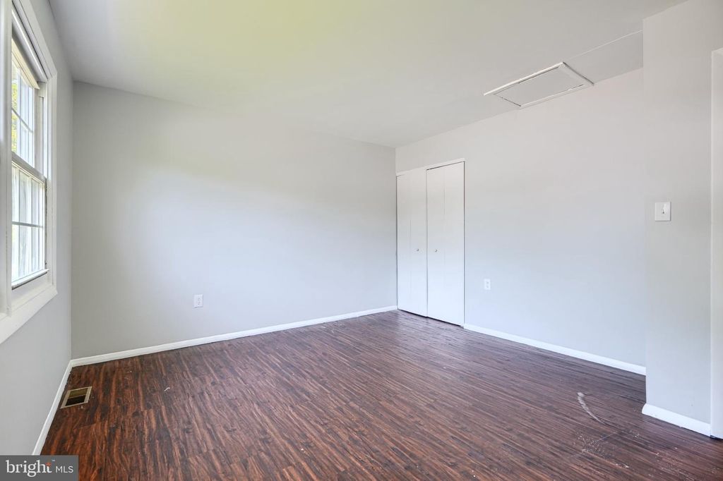Image 19 of property listing at 4317 LEOLA AVE, Halethorpe, MD 21227