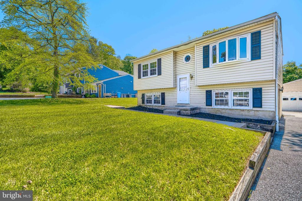 Image 3 of property listing at 4317 LEOLA AVE, Halethorpe, MD 21227