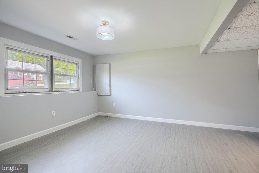 Image 23 of property listing at 4317 LEOLA AVE, Halethorpe, MD 21227