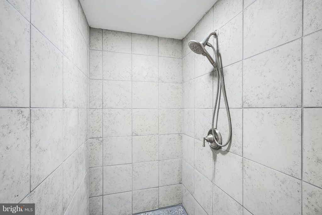 Image 26 of property listing at 4317 LEOLA AVE, Halethorpe, MD 21227