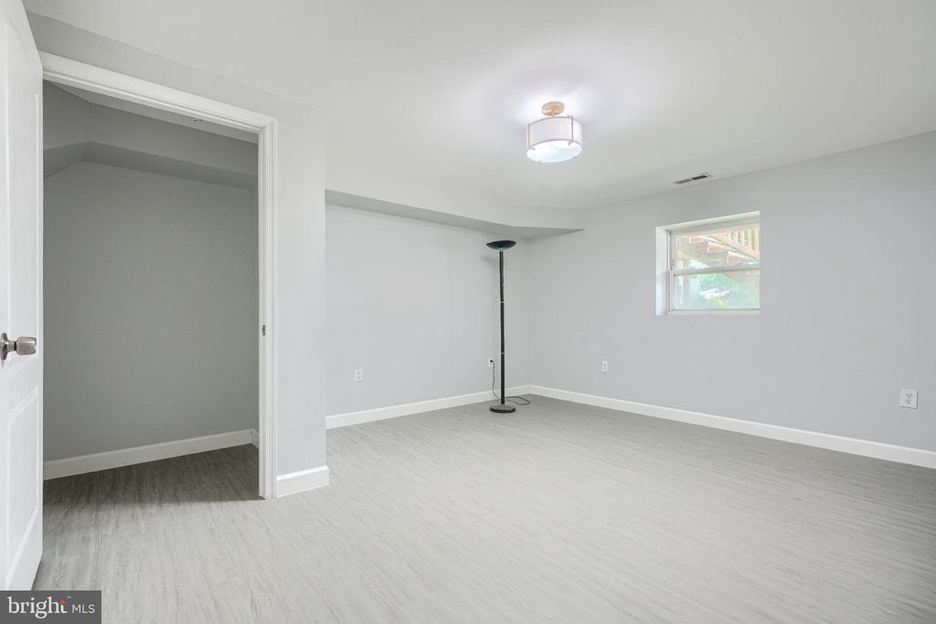 Image 27 of property listing at 4317 LEOLA AVE, Halethorpe, MD 21227