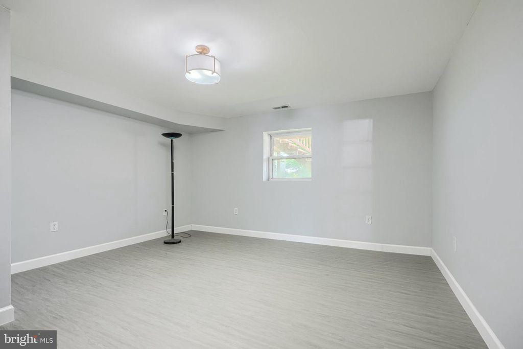 Image 29 of property listing at 4317 LEOLA AVE, Halethorpe, MD 21227