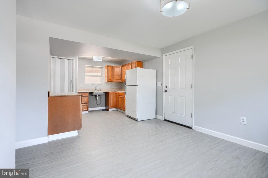 Image 32 of property listing at 4317 LEOLA AVE, Halethorpe, MD 21227