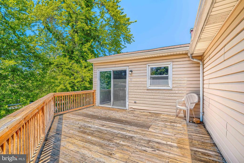Image 35 of property listing at 4317 LEOLA AVE, Halethorpe, MD 21227