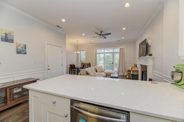 4224 S KING Drive 4S, Chicago, IL 60653