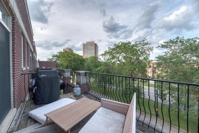 4224 S KING Drive 4S, Chicago, IL 60653