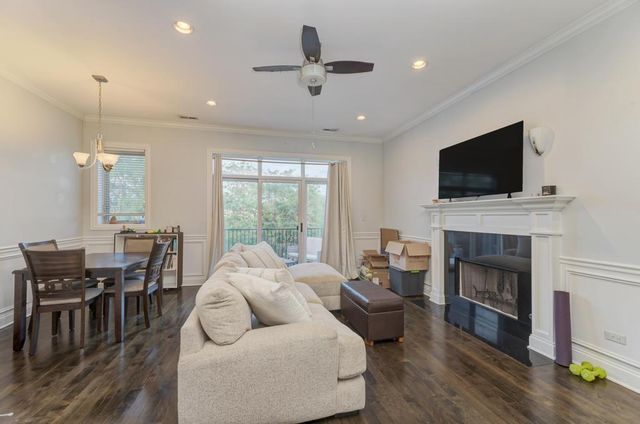 4224 S KING Drive 4S, Chicago, IL 60653