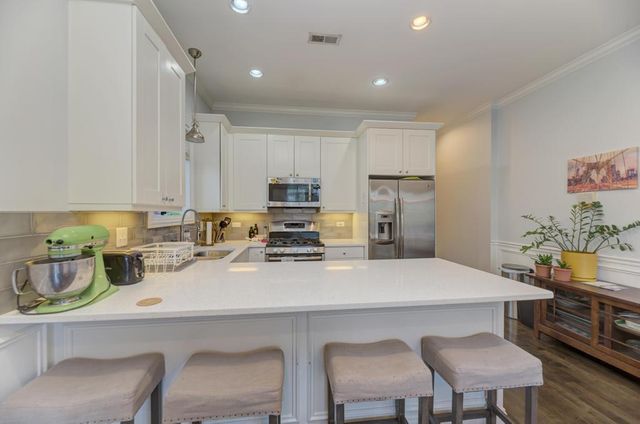 4224 S KING Drive 4S, Chicago, IL 60653