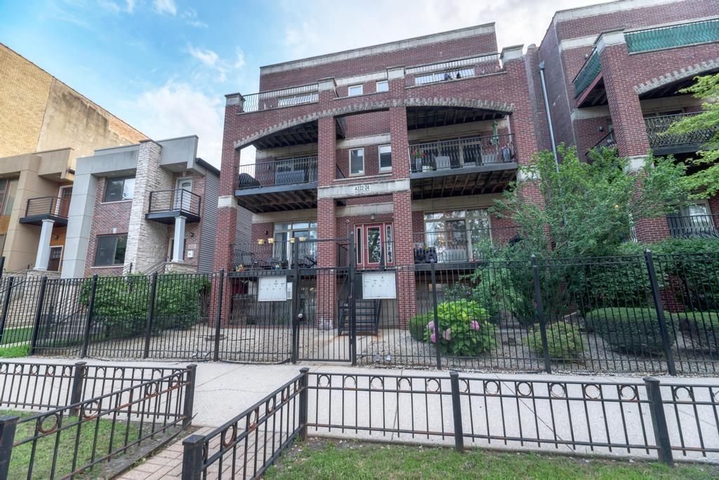 4224 S KING Drive 4S, Chicago, IL 60653